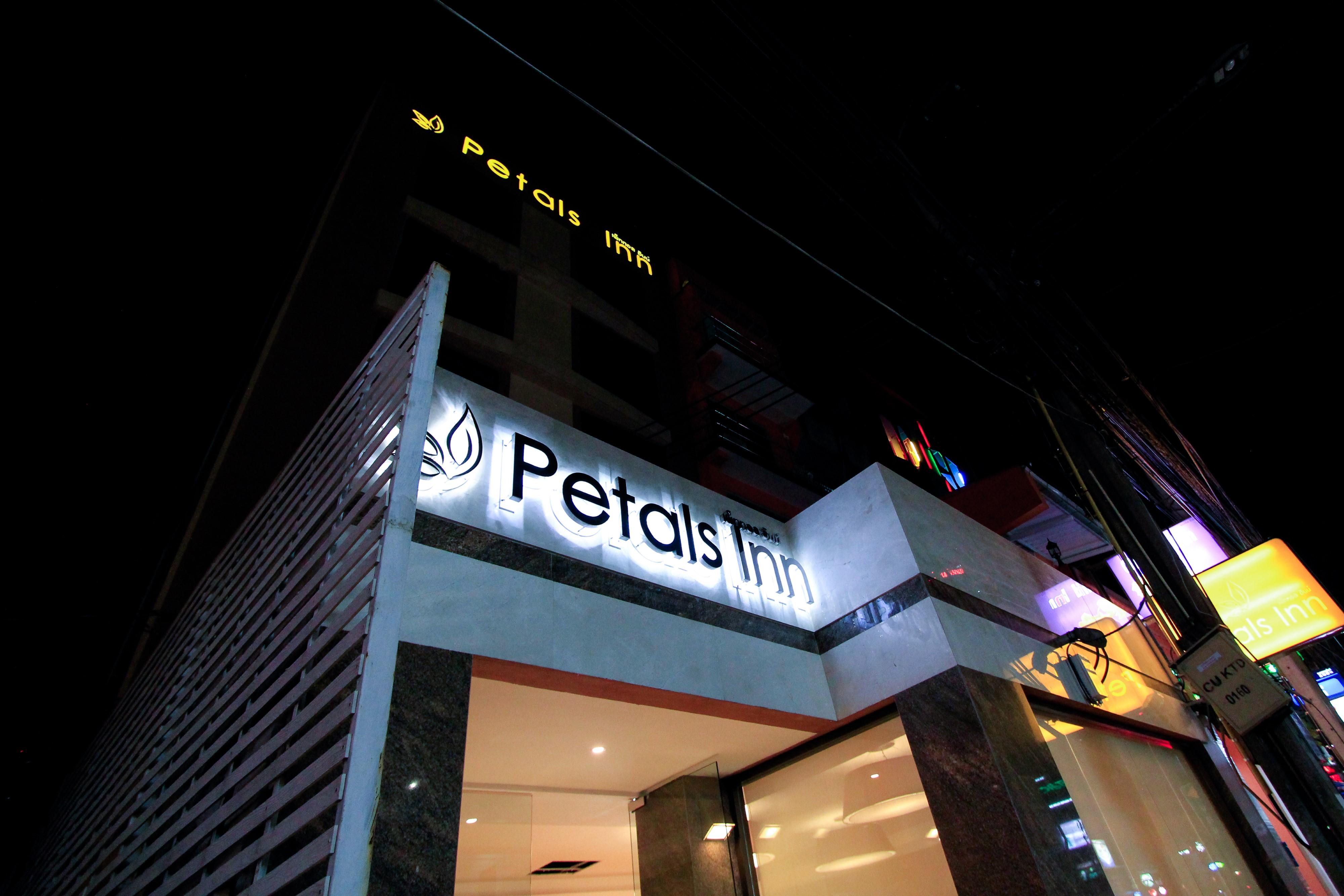 בנגקוק Petals Inn מראה חיצוני תמונה