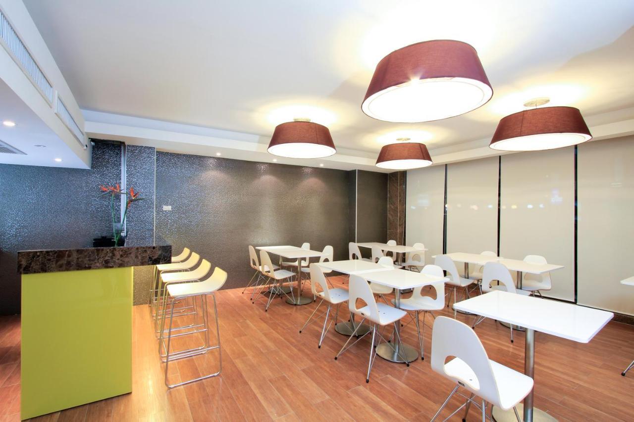 בנגקוק Petals Inn מראה חיצוני תמונה